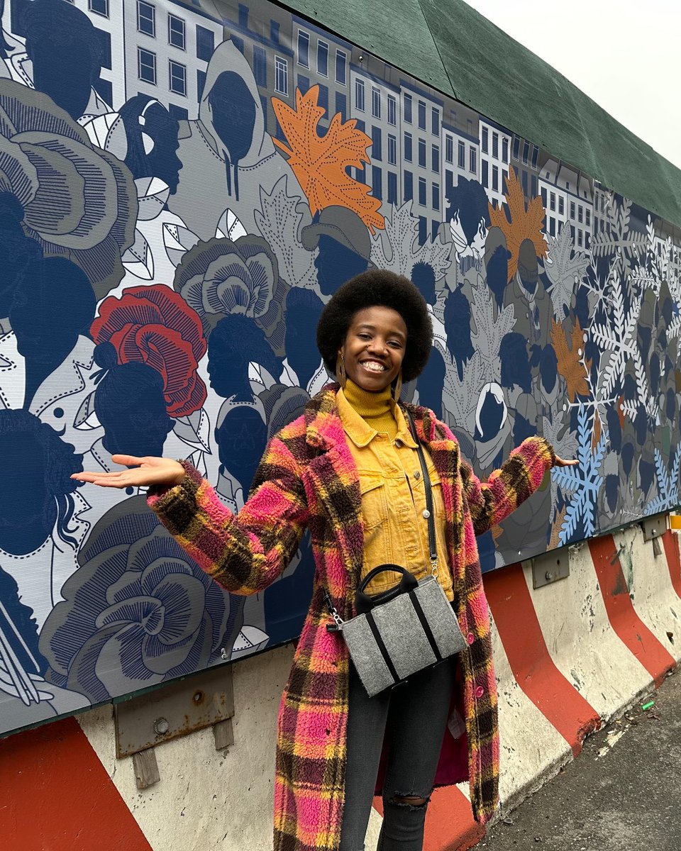 ArtBridge, a three-part public art exhibition by artists Blanka Amezkua, Ebony Bolt, and Steve Ellis is now on view at #TheSeaport. The 600-linear-foot-long exhibition will be installed on construction sheds surrounding 250 Water Street. Details ➤ bit.ly/3xt019b