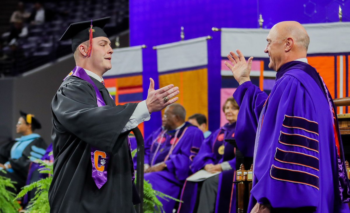 Congrats to seven members of our 2023 squad for being named to the @NFFNetwork Hampshire Honor Society on Wednesday: 🎓: Hamp Greene 🎓: Sheridan Jones 🎓: Walker Parks 🎓: Will Putnam 🎓: Will Shipley 🎓: Aidan Swanson 🎓: Sage Ennis 📰: clemsontigers.com/seven-tigers-n…