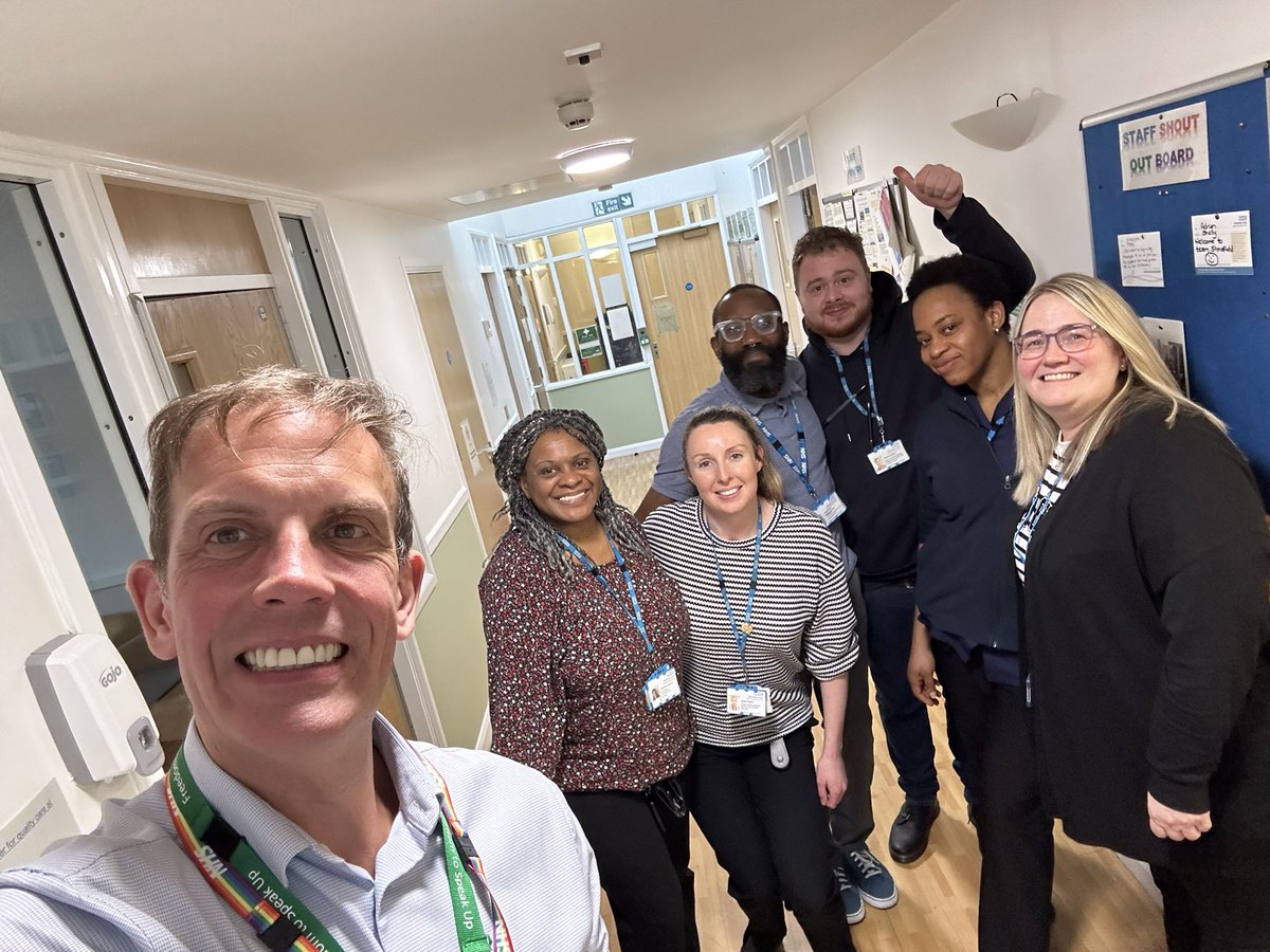 Great afternoon in #StansfieldPlace meeting the team of brilliant #PennineCarePeople & service users. Lots of energy, commitment & patient centred enthusiasm! Thank you to the team there - really proud they are an important part of the @PennineCareNHS team.