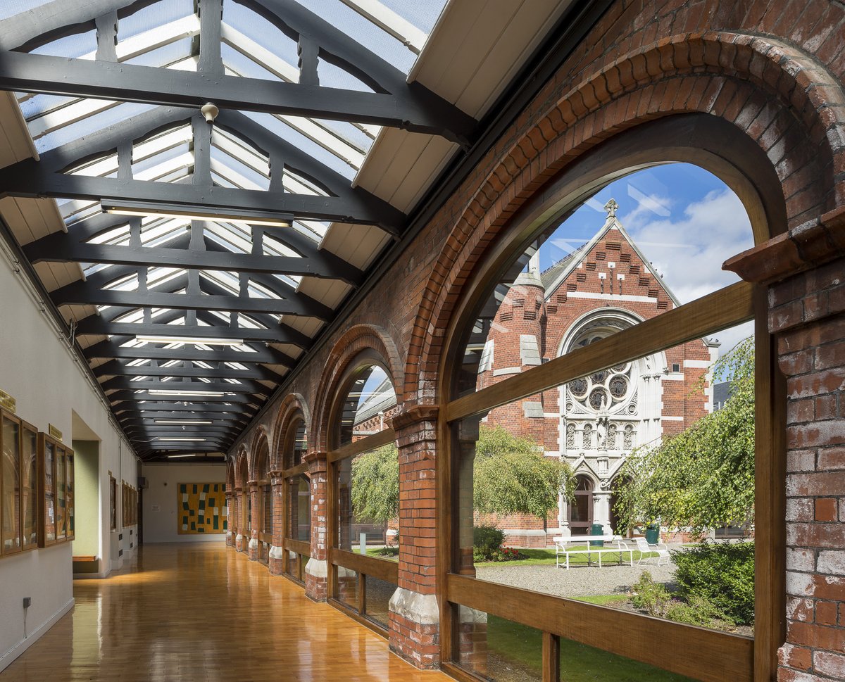 📣 Calling all 1974 St Patrick's College Graduates! Be sure to secure your tickets for your 50th reunion this May. There are B&B options available for those traveling in. Secure your ticket here: dcualumni.myshopify.com/products/alumn… @DCU @DCU_IoE