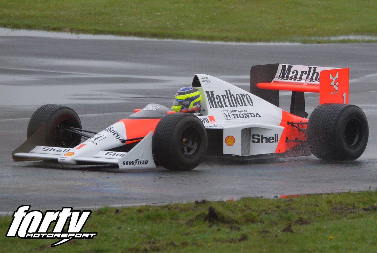 Rare to find a car that sounds even better than it looks, especially when it looks this damn good. @RobGarofall behind the wheel at Pembrey. 🏴󠁧󠁢󠁷󠁬󠁳󠁿 #F1 #McLaren #BBV10s