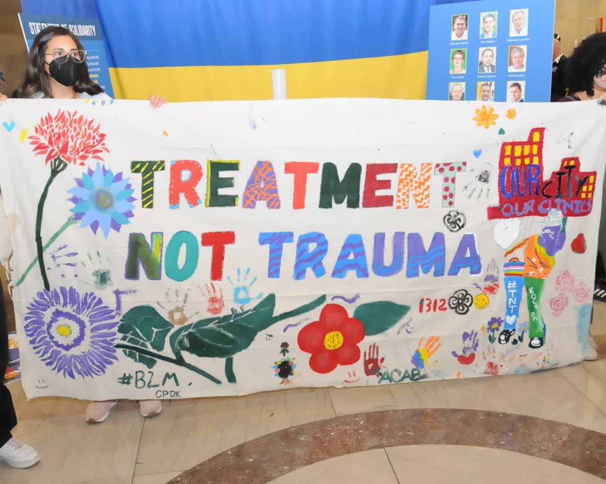 Are you a Southsider interested in getting involved in #TreatmentNotTrauma? Join an open meeting of folks working to re-open free public mental-health clinics and establish police-free crisis response. Come Sat., 4/13 10:30-noon at 602 E 61st or on Zoom: zoom.us/meeting/regist…