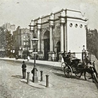 11 pics - Marble Arch 1900; Limehouse 1944; Crystal Palace 1936; Westminster ... europesays.com/1148336/ #London #UnitedKingdom