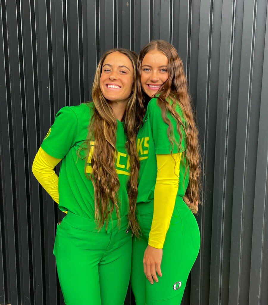 Happy #NationalSiblingsDay to Kai & Kedre Luschar, and to siblings everywhere! #GoDucks | #Version6