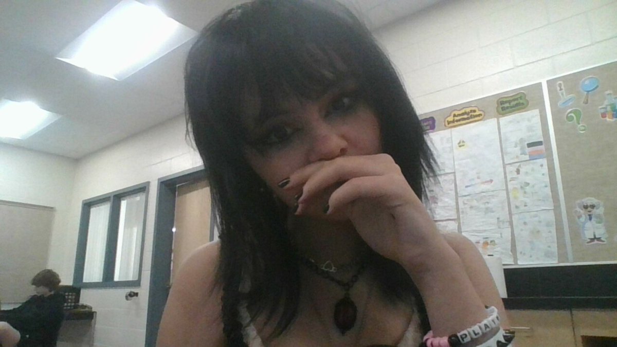 in class listening to suicide boys rn, chromebook tweet n pic