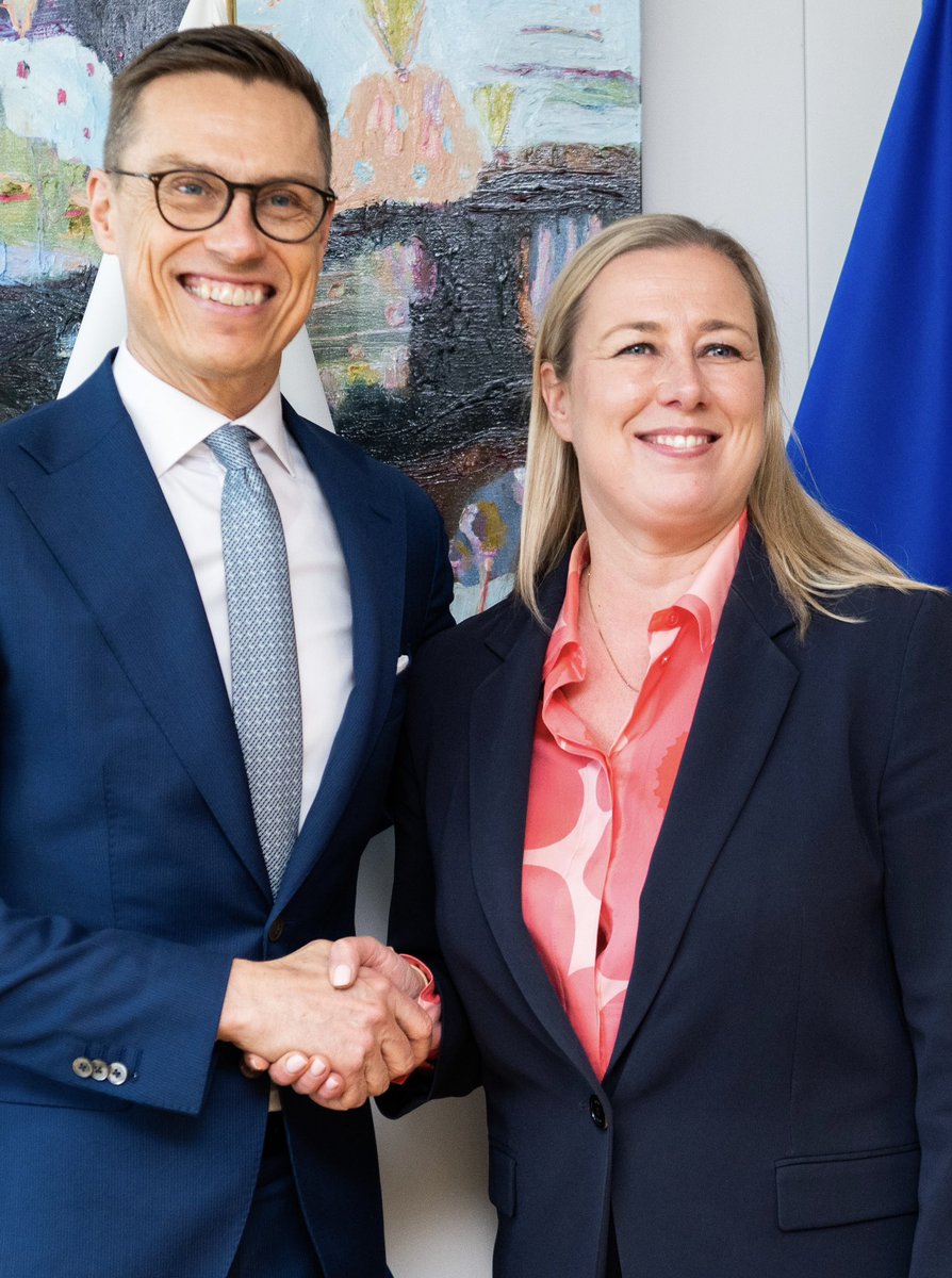 Ilo ja kunnia vastaanottaa vanha ystävä, uusi 🇫🇮 tasavallan presidentti @alexstubb. Suomalainen kokonaisturvallisuusajattelu kiinnostaa näinä päivinä Brysselissä valtavan paljon.