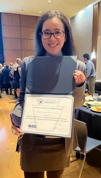 So proud of Shereen, a @PENNSUPERS superstar for winning the Best Presentation Award in Rad Protection and #Medphys at the ANS conference for her proton lung research! 🏆 ⭐️