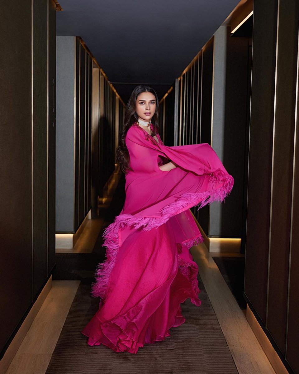 Indian couture has always been awash in fuchsia, but the Barbiecore swing has triggered a cascade of memorable pink ethnic moments on Bollywood celebrities of late: trib.al/T2TQtmf