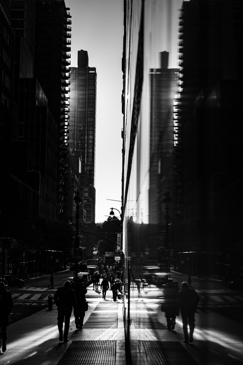 Chasing the morning light, while everyone else is on their commute in NYC. Shot on a Leica SL, dated Oct 2022
-
-
#Monochrom #streetgeometry_bnw #leicacamera  #badass_bnw
#bnwmagic #masters_in_bnw #bnw_life_shots #leica
