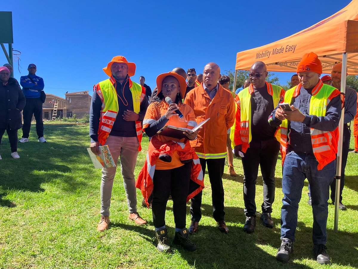 MMC @Kenny_T_Kunene was this morning in Bram Fischerville, wards 44 and 49 together with @MyJRA for the launch of #OperationRestore #OperationLokisa #OperationLungisa #OperasieHerstel