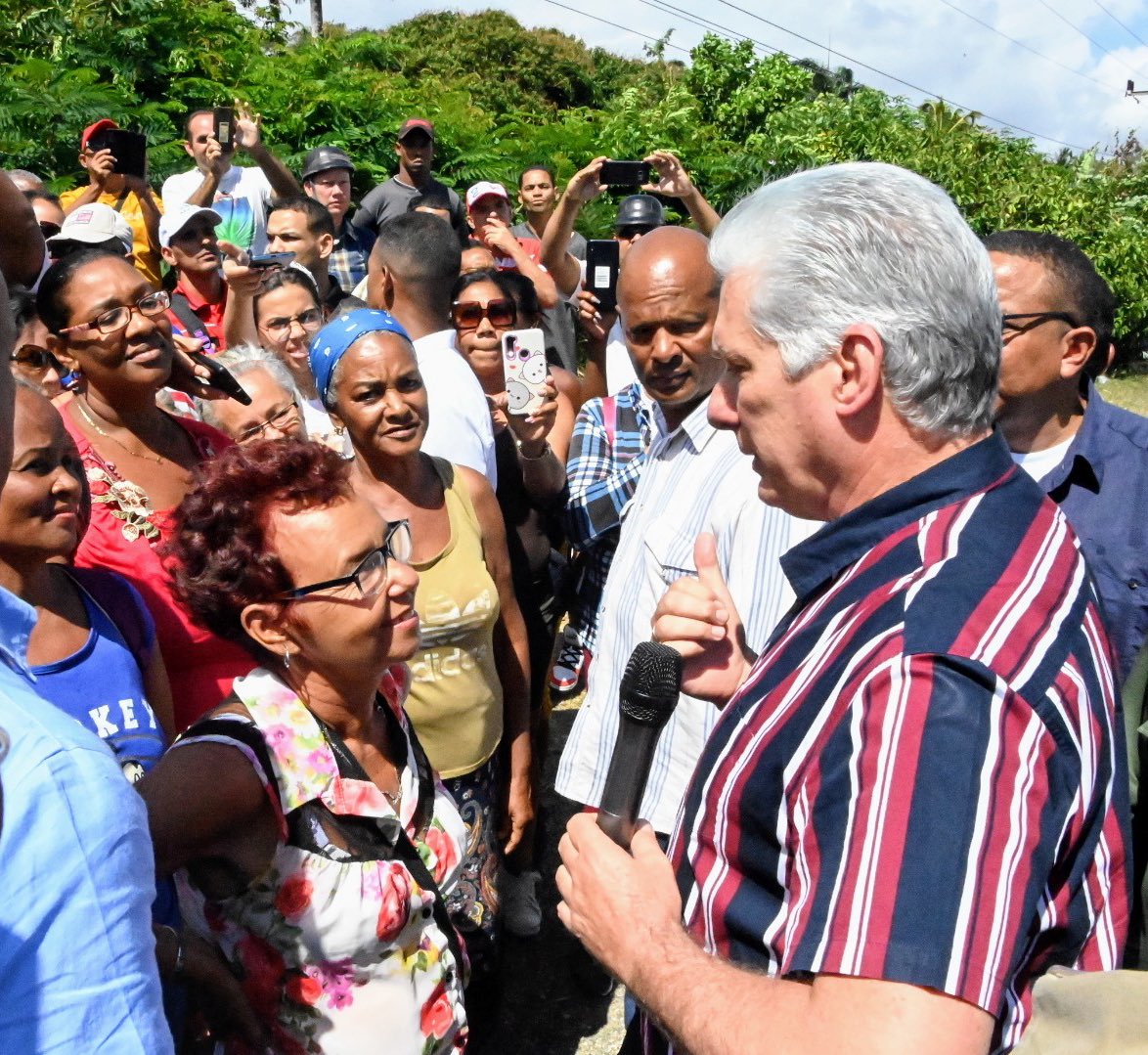 Seguimos recorriendo #Cuba. Hoy, por Baracoa, la bella ciudad primada. Así volvemos a Guantánamo, en menos de un mes, para conocer experiencias del territorio, para pensar y hacer entre todos un mejor país. #GenteQueSuma 🇨🇺