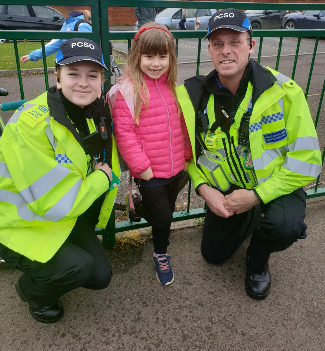 PCSO 9298 BALDWIN and PCSO 9339 HORSTED were out this morning on school patrols. We were engaging with the community and making sure students were safe at school drop off. We could not resist a selfie with one of the pupils!! #CheltenhamPolice #CommunityEngagement