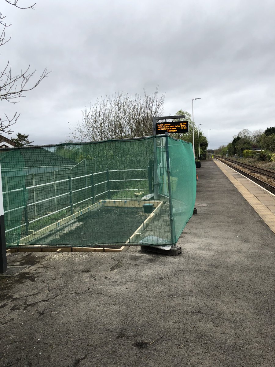 billybbrookes's tweet photo. @EastMidRailway does this mean we are getting a new shelter at Habrough? Cause it’s bloomin’ cold without it! https://t.co/ybRtc8MnSM
