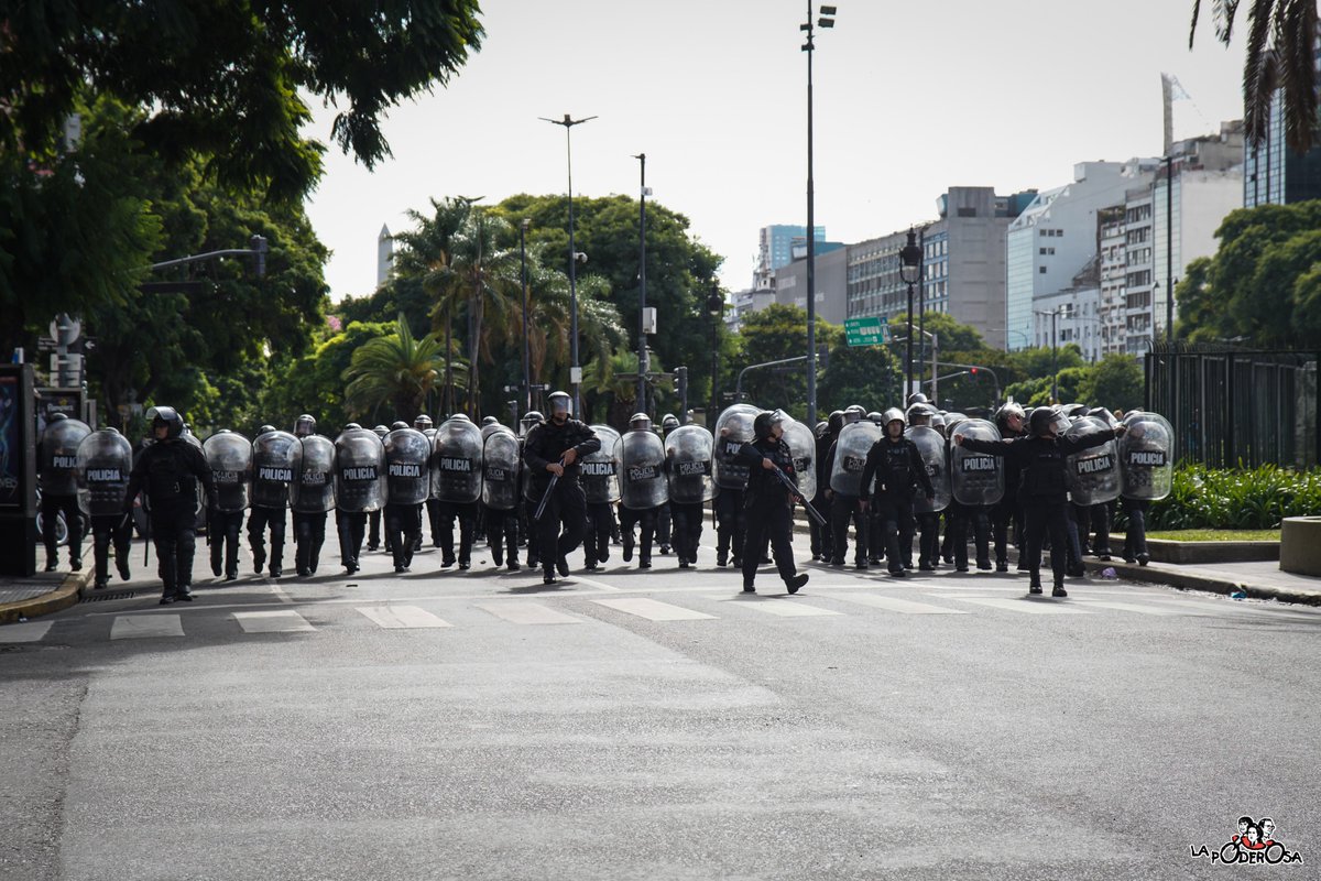 ¿La respuesta del Gobierno al hambre?
Balas, palos, gases y represión.