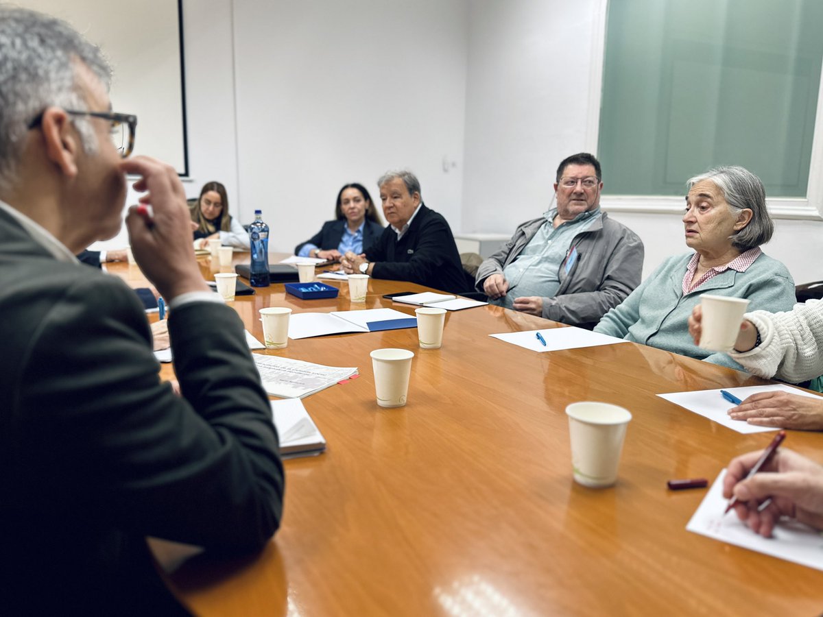 Esta mañana nos hemos reunido con entidades del tercer sector que trabajan en Barcelona. Hemos abordado los problemas de vivienda, exclusión social, trabajo; en definitiva, los retos de futuro de nuestra ciudad.