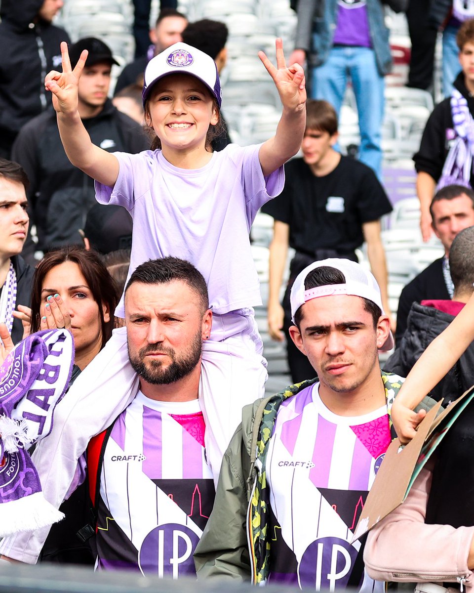 𝐌 𝐄 𝐑 𝐂 𝐈 🫶💜 On savait que vous étiez incroyables les supporters du TéFéCé mais on tenait vraiment à vous remercier pour l'accueil que vous avez réservé au maillot mashup. Vous êtes vraiment les meilleurs 🥹 📸 @toulousefc