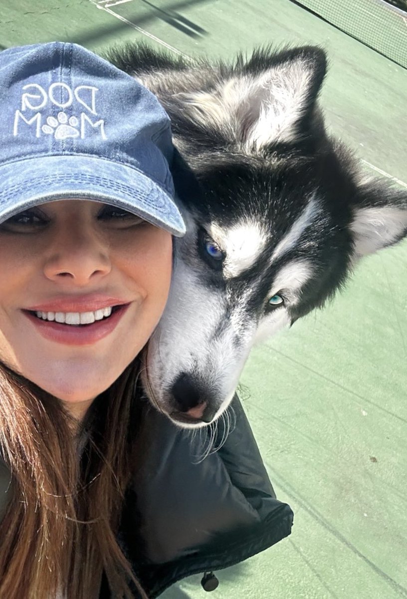 Dog Mom 🐾💜 #leon #husky #dogmom #doglover #selfie