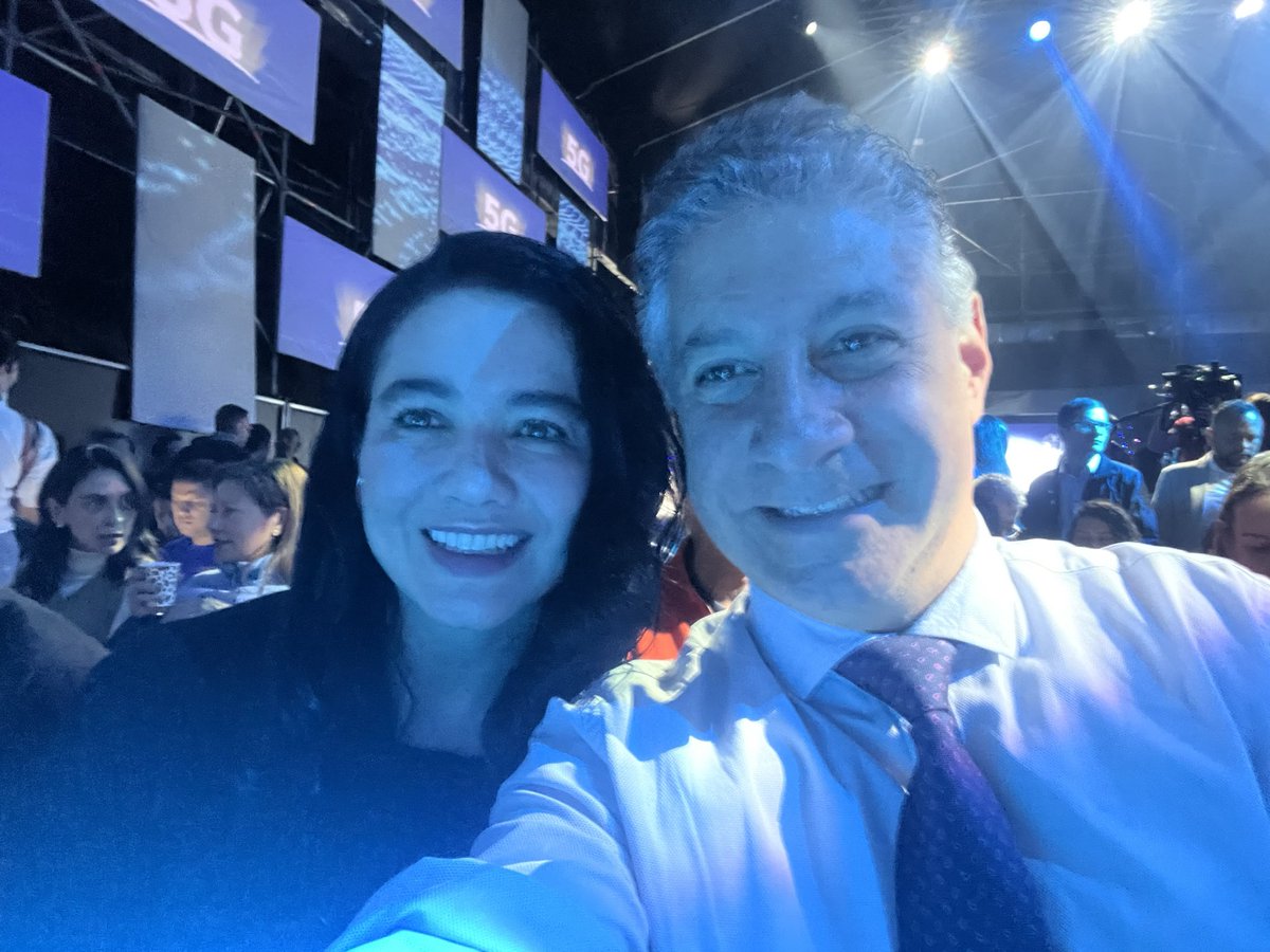 AndresCarboA's tweet image. @camaracomerbog #ClusterSoftware apoyando el lanzamiento de @Ministerio_TIC con la estrategia Colombia Potencia Digital!! !Buena esa!