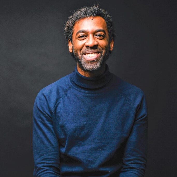 HouseofAnansi's tweet image. Announcing the 2024 CBC Massey Lecturer: Ian Williams (@ianwillwrite)! 🎉

Ian is an acclaimed author of fiction, nonfiction, and poetry. His works have won or been shortlisted for the Scotiabank Giller Prize, the Griffin Poetry Prize, and more. @MasseyCollege @CBC