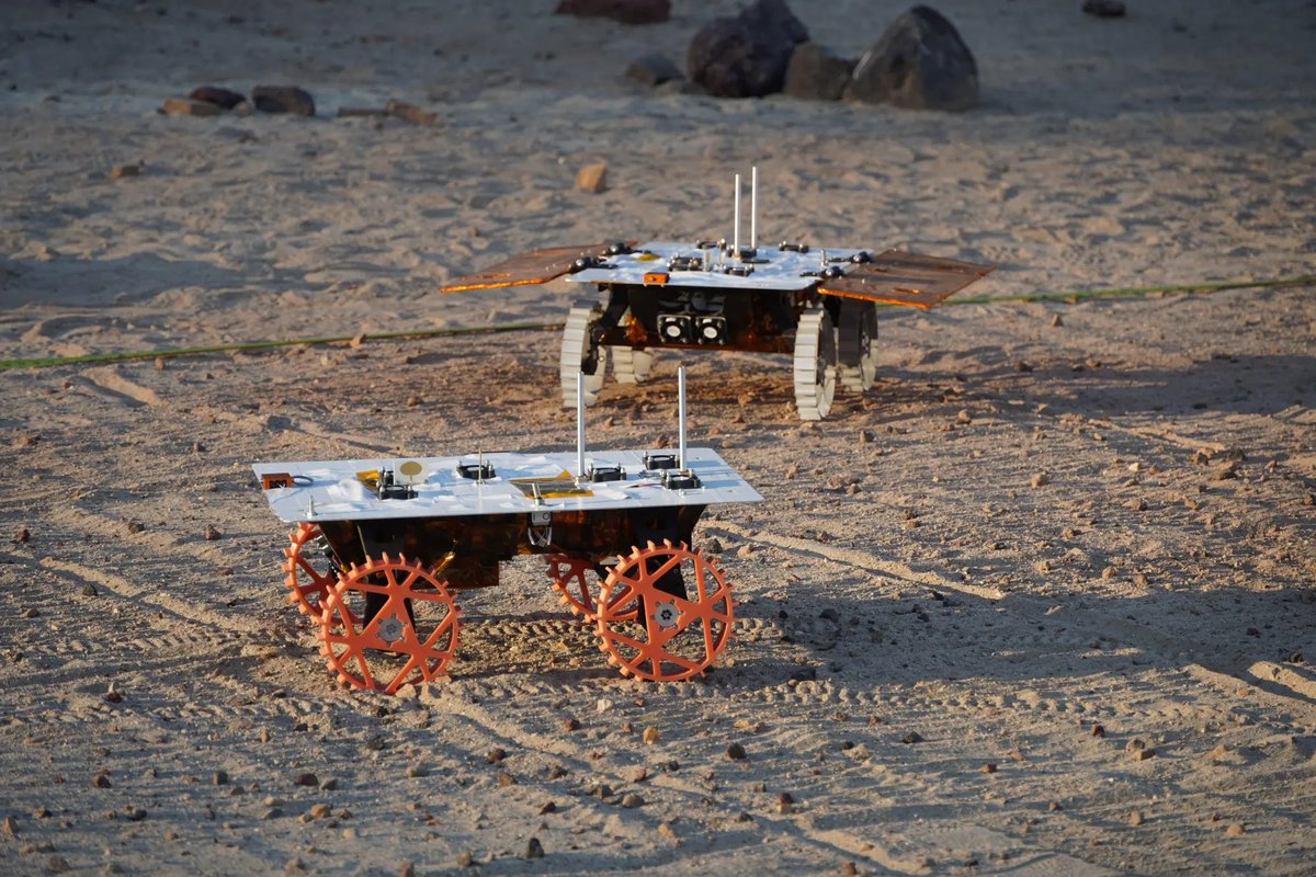 Two full-scale development model rovers, part of @NASA’s CADRE technology demonstration, recently went through a series of tests in the Mars Yard at @NASAJPL. Through NASA's CLPS initiative, CADRE's capabilities will soon be tested on the Moon. MORE: go.nasa.gov/3xvFnFz