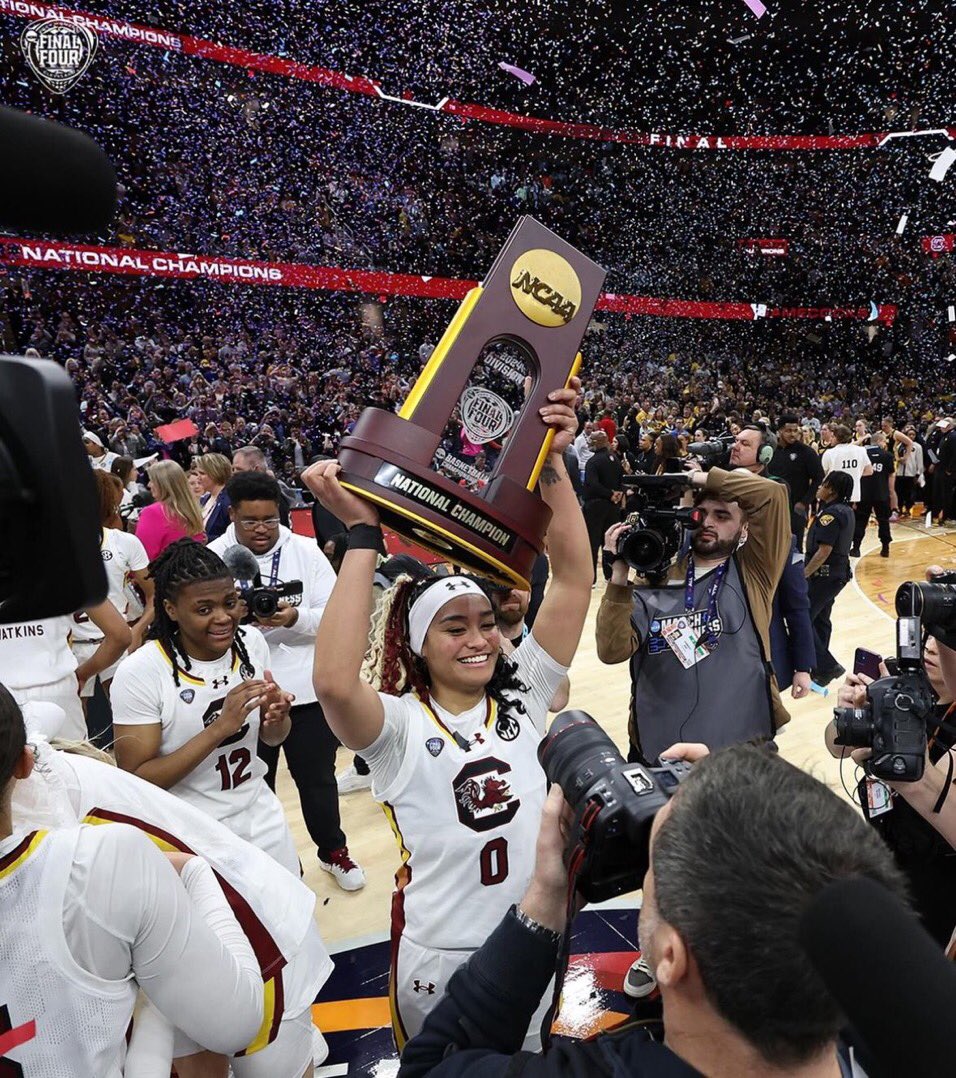 NCAA D1 Women’s basketball three point percentage end of season rankings: 1. Te-Hina Paopao: 46.77 % 2. Kailey Woolston: 46.55% 3. Hannah Kohn: 46.26 % @WLTX | #Gamecocks | @tehinapaopa0