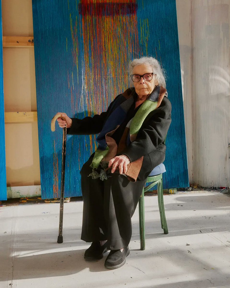 Happy birthday to #PatSteir, who is renowned for her pioneering approach to painting that synthesizes conceptual art, figuration and abstraction 💙 Final month to view ‘Pat Steir. Painted Rain’ at our West Hollywood gallery closing 4 May hw.visitlink.me/-R2L2W