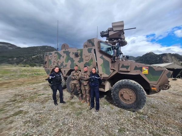 #JournéeMondialeDesFrèresEtSoeurs 😀 Soeurs et Frères d'armes 🇫🇷🤝.