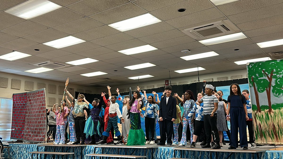 Hamilton’s musical, The Little Mermaid, Jr. will have two shows this week, 4/11 and 4/12 at 7:00 PM. All are invited to come see this not-to-be-missed theatrical performance! @HamiltonSDOL @SDoLancaster