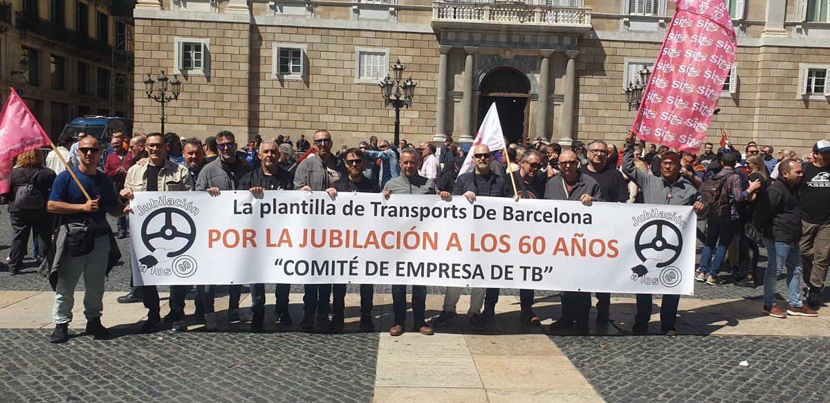 Hoy el ⁦<a href="/comunicacio_SIT/">SIT-BCN-BUS</a>⁩ en la manifestación por la jubilación a los 60 años 👏🏻👏🏻👏🏻 otro pasito más 💪🏻💪🏻