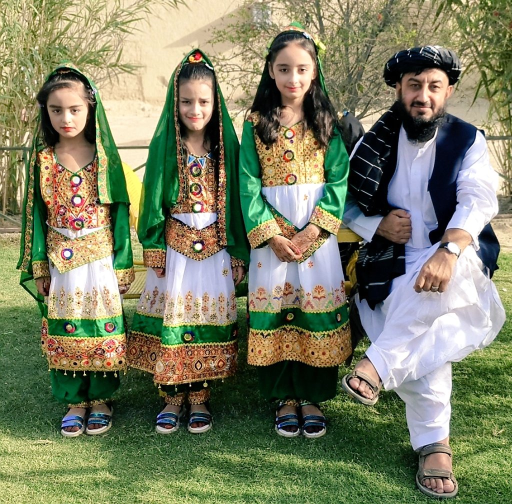 نيکمرغه کوچنی اختر مو مبارک سه🌹
عيد سعيد اضحي مبارک
Happy Eid Mubarak