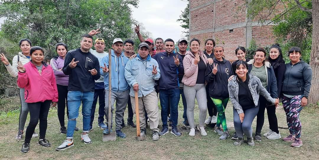 PabloKozanecki's tweet photo. Las cosas se consiguen trabajando duro. Es el trabajo lo que genera los verdaderos cambios.

Los buenos equipos incorporan el trabajo en grupo a la cultura de la organización creando así los pilares del éxito. https://t.co/qU7Ai05sTn