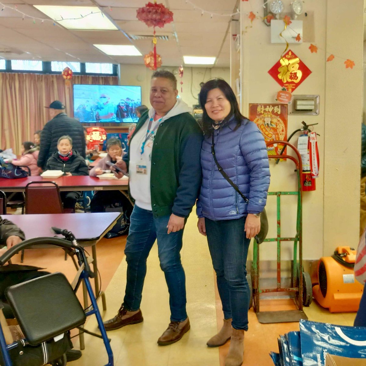 Our office joined the LaGuardia Houses’ Older Adult Center for an Easter celebration at the end of March! Always a joy to connect with our seniors, especially during the holidays. Thank you @cbkine and @magda810 for the invitation! 🐰🥚