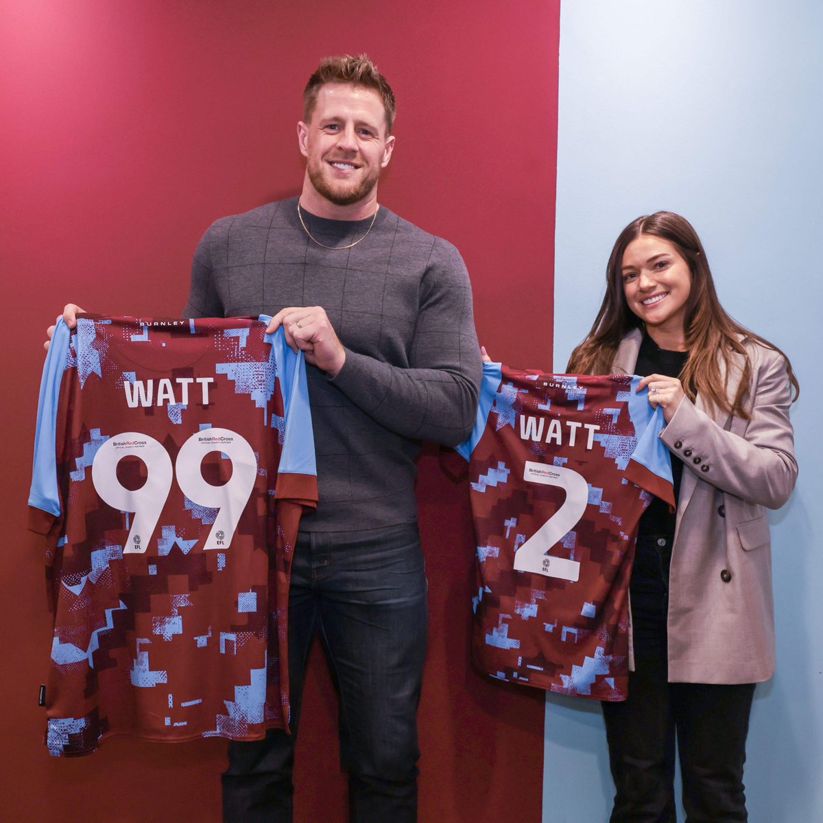 Trading shoulder pads for shin pads, JJ and KEALIA WATT have announced they will be competing for Burnley in the 7v7 TST this summer. The Soccer Tournament will be played in Cary, NC with the Watts captaining both the Clarets men’s and women’s teams. 💜⚽️🏈🇺🇸