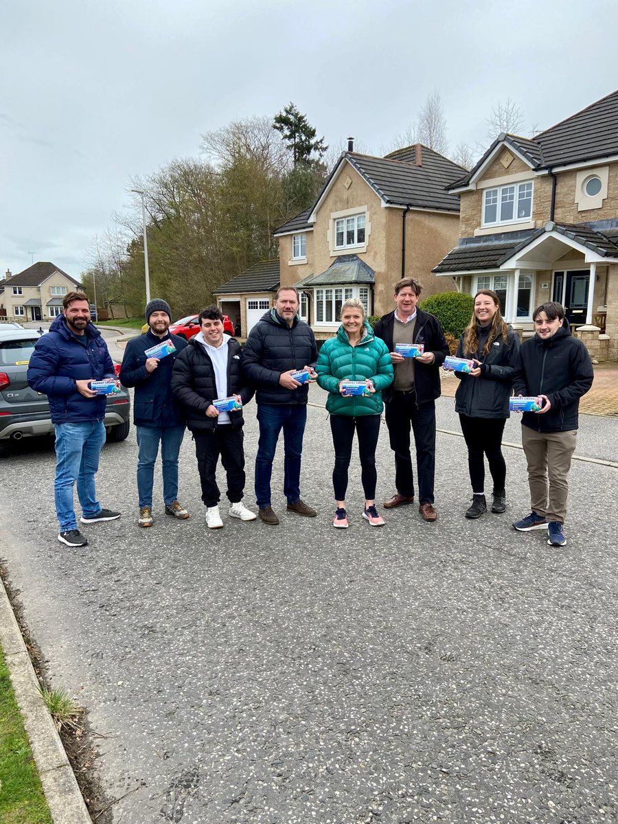 Great to be out in Kintore today with @Harriet4Gor_Buc  and @dlumsden.

Harriet is relentlessly campaigning to win back #GordonandBuchan to ensure they have an MP who will stand up for their constituents after the next election.

#GeneralElection2024