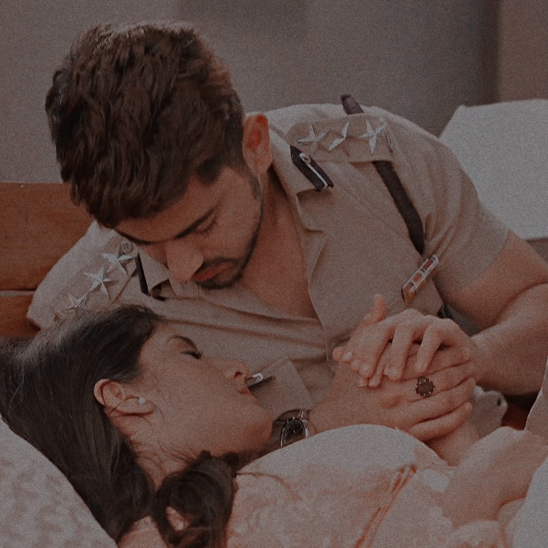 heyyshonaaaa's tweet image. #avneil : ❤️‍🩹🧸🤍