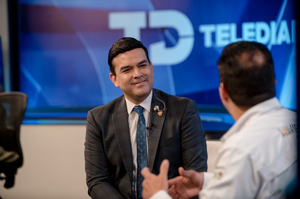 Arrancamos la jornada platicando con el auditorio de TeleDiario y mi amigo Abraham Cázares sobre las obras , programas y acciones que emprenderemos #PorAmoraSaltillo #JavierDíazAlcalde