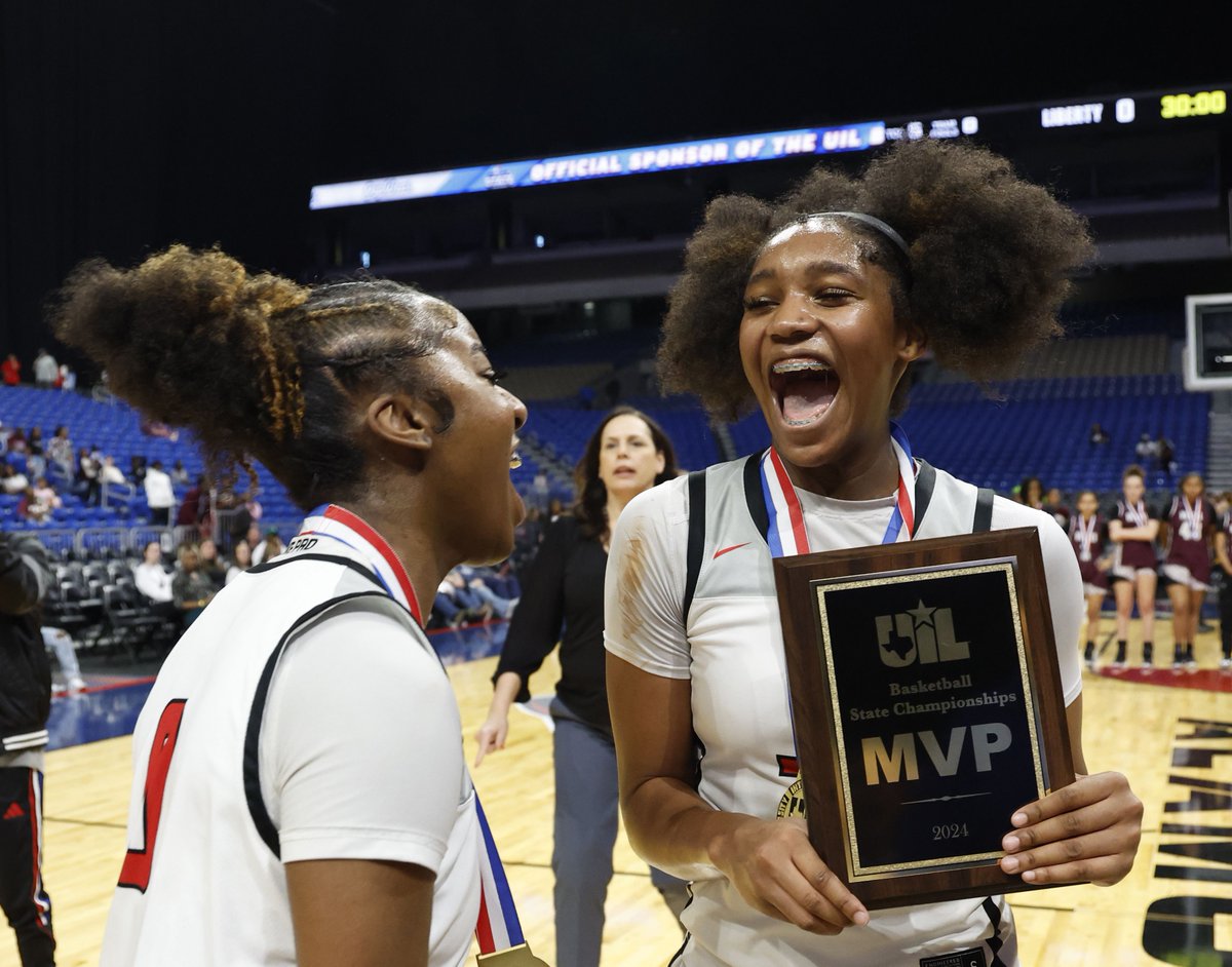 Legion Prep is a nontraditional private school that has no physical location, classes are online, and classes aren't taught by teachers. It comes with risks. But D-FW basketball stars such as Jacy Abii and Kamora Pruitt are signing up. Read: dallasnews.com/high-school-sp… @Tabchoops