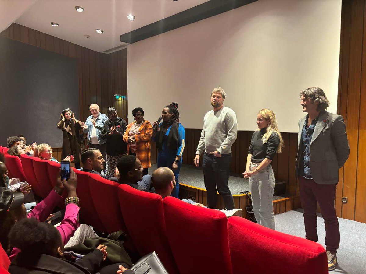 ❤️Merci à tou·tes d'être venu·es hier à la projection de « Les Petites Mains » organisé à l'Assemblée ! 🎥Ce superbe film de Nessim Chikhaoui raconte avec finesse une grève de femmes de chambre. ✊Elles sont exploitées & humiliées mais elles relèvent la tête pour leur dignité !