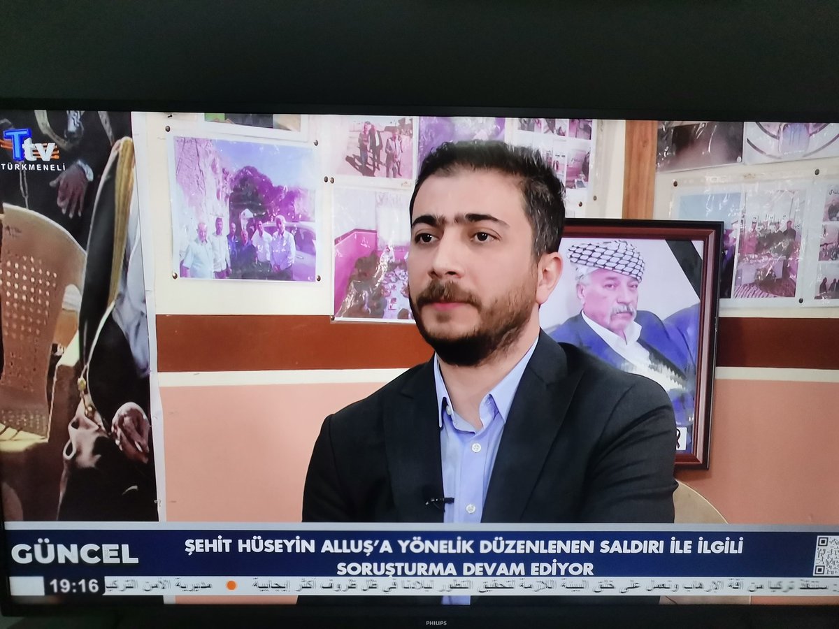 Alçak terör örgütü tarafından Kerkük Kıfri'de şehit edilen Hüseyin Alluş Bayatlı'nın oğlu Ali Hüseyin Bayat' lıyı Türkmeneli TV de dinliyorum. Seni her zerresi Türk ve vakur duruşundan dolayı tebrik ediyorum kardeşim. Türkiye Cumhuriyeti sizi yalnız bırakmayacak. PKK yok olacak!