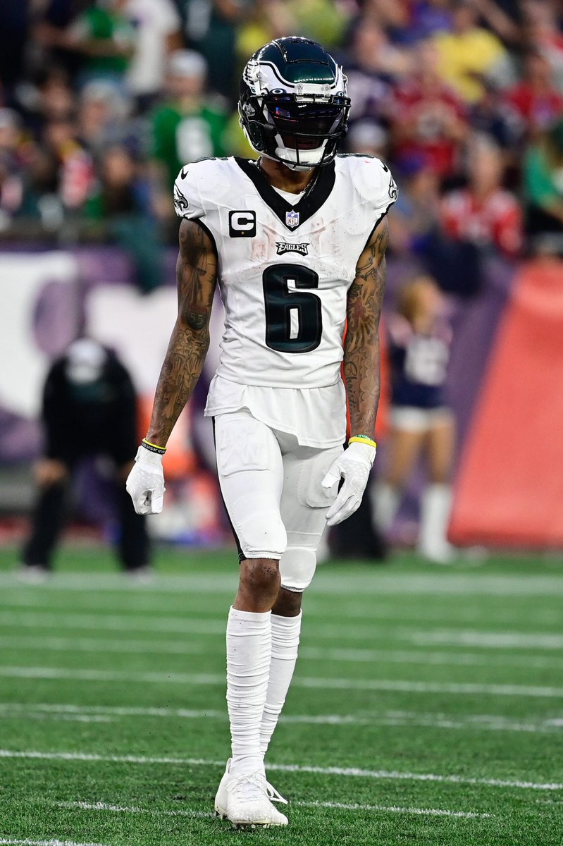 🚨🚨REPORT: The #Eagles and star 25-year-old wide receiver DeVonta Smith are in talks regarding a long term extension, per ESPN. There is optimism that a deal will get done in the near future, a projected 4-year, 98 MILLION DOLLARS.