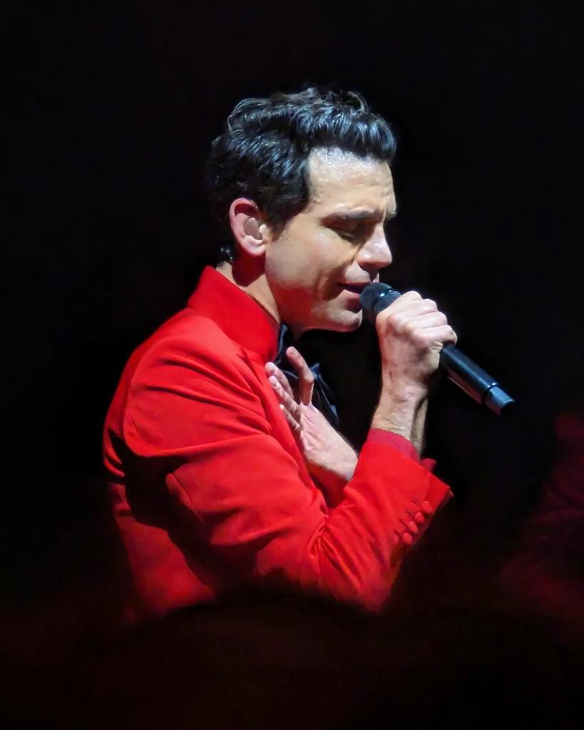 verobott's tweet photo. @mikasounds in London 👑
Thank you, that was incredible, still can't get over all the emotions ❤️
#mika #mikasounds #apocalypsecalypsotour #apocalypsotour #eventimapollo #mikainlondon https://t.co/LtSA95K7nl