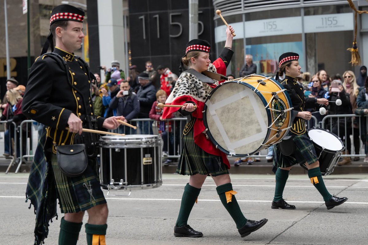 Pictures of the #TartanDayParade on Saturday as the march weaved it’s way down 6th Av, Manhattan, in NYC with traditional kilts, bagpipes, dancers. 

The first parade was in 1999 in Central Park. Since then it has flourished as Tartan Day is celebrated around the world.
1/2