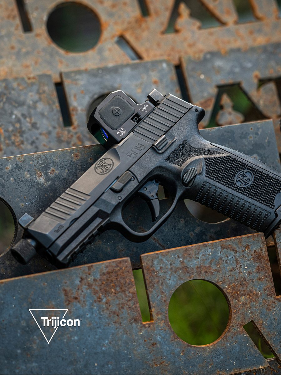 Need a phone upgrade? Make sure yours is ruggedized with a free Trijicon wallpaper: trijicon.com/community/post… #TrijiconRCR #WallpaperWednesday