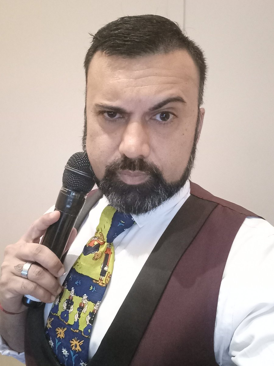 Popeye was the reason I ate spinach. #sunilosman #popeye #mc #host #booking #bts #tie #backstage #selfie