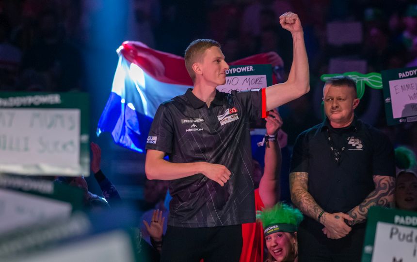 dartn_de's tweet photo. +++ ET Qualifier: Nijman, Edhouse und Razma erspielen sich zweifache Qualifikation +++
🇦🇹 #Rodriguez und #Suljovic bei den #AustrianDartsOpen nur Zuschauer
🇩🇪 Deutsche gehen ebenfalls leer aus
🎯#Nijman, #Edhouse und #Razma ohne Niederlage
Zum Bericht: https://t.co/I8hmNDLUPw https://t.co/X88n3sRnlF