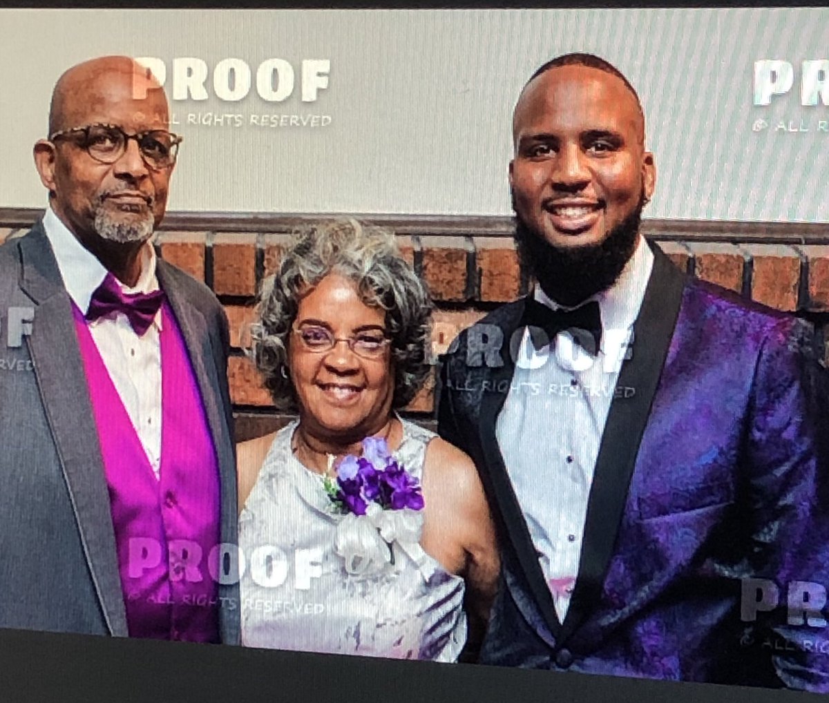 UncleJo_22's tweet photo. Happy Heavenly BDay Pop 🕊️ I wish we could joce one more time 🤞🏾🖤 #MissingMyPops https://t.co/76w1n6Oh4o