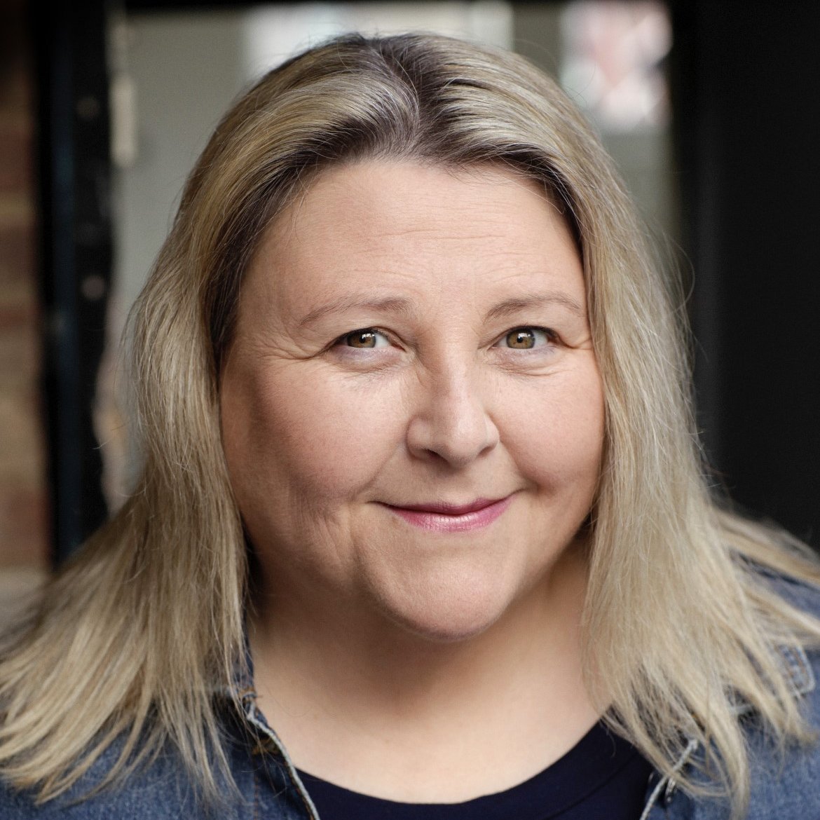 Joann Condon on Little Boxes at New Wimbledon Theatre 'There is such a thin line between comedy and tragedy' @Joann_Condon1 talks to us about her new show, playing @NewWimbTheatre, and co-founding @alphamums1 Read the interview now: theartsdispatch.com/joann-condon-o…