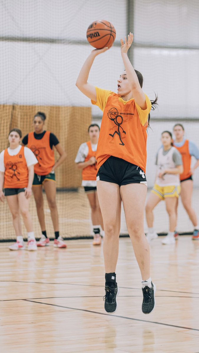 #TheSticksReport Stand Tall and Talented 6’2 - 2027 C/F @addieb33 exhibited her versatility this past weekend down in Boston. I was really impressed with her ability to face up and knocked down the 15 foot jumper consistently.