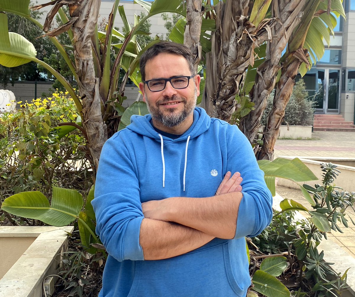 SEBiolDev's tweet image. 📣 The #SEBD is delighted to announce that the 1st SEBD OUTREACH PRIZE goes to @lmescu @unisevilla for his great dedication to science communication and outreach activities! And for the #scutoids, of course, that got out of the #devbio world to become a household name CONGRATS!