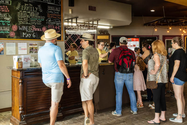 It’s #winewednesday & visitors who stopped by the #WineAndRoses Festival at the #MessinaHofWinery in #bryantexas want to sample different wines. Would you like white or red?

#winefestival #txwine #MessinaHof #bryantx #destinationbryan #travelwritersuniversity #ifwtw1 @ifwtwa1